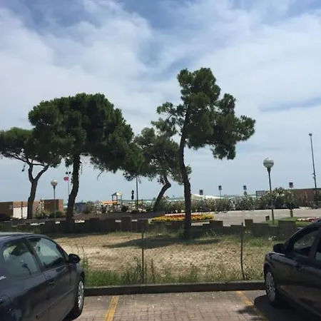 Bianco Nero Fronte Mare